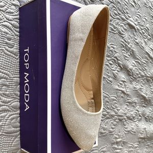 Top Moda women’s flat.Size 8 *NEW*